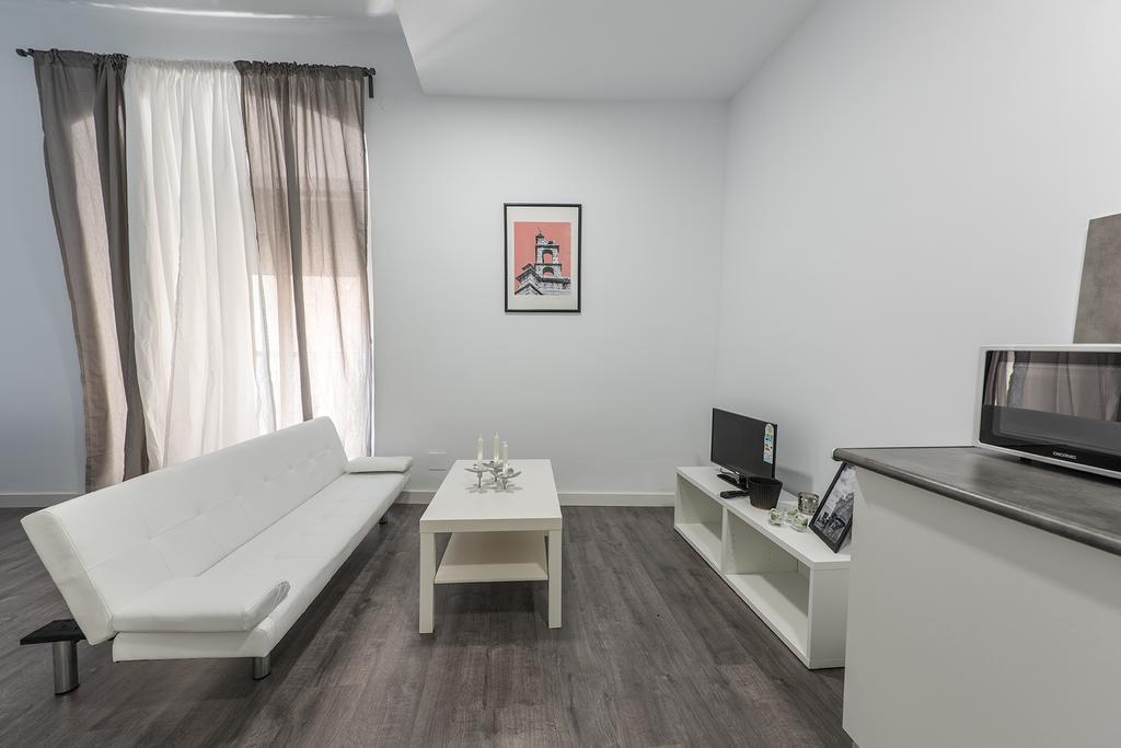Apartamentos Turisticos Domus Seleqtia Plaza Mayor Caces 外观 照片